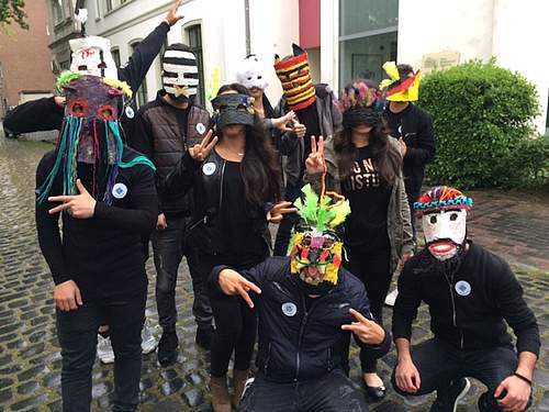 Maskenperformance der BVJAs beim Schülerkulturfestival „Walk`n`art 2017 